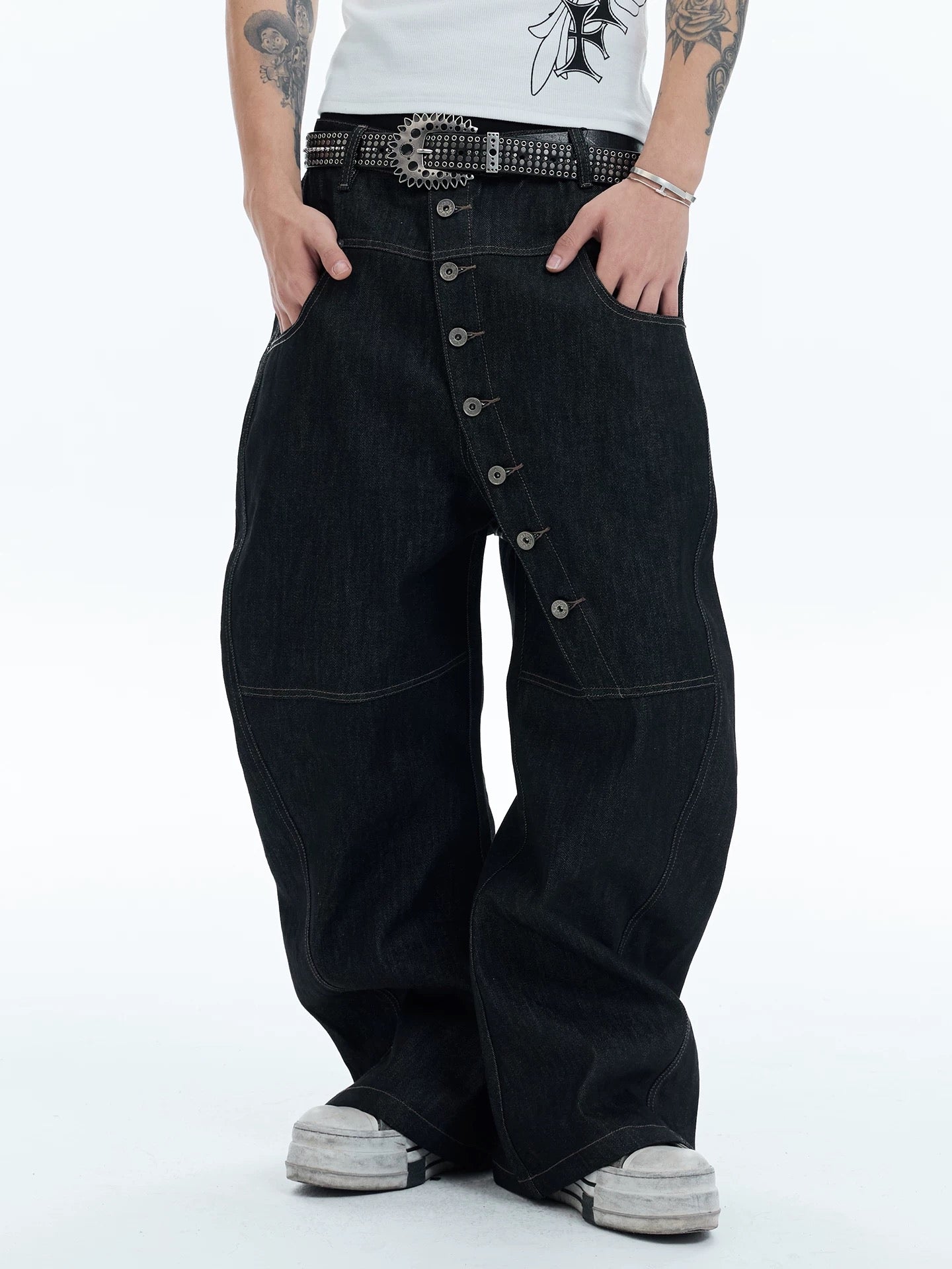 Diagonal Button Wide-Leg Jeans