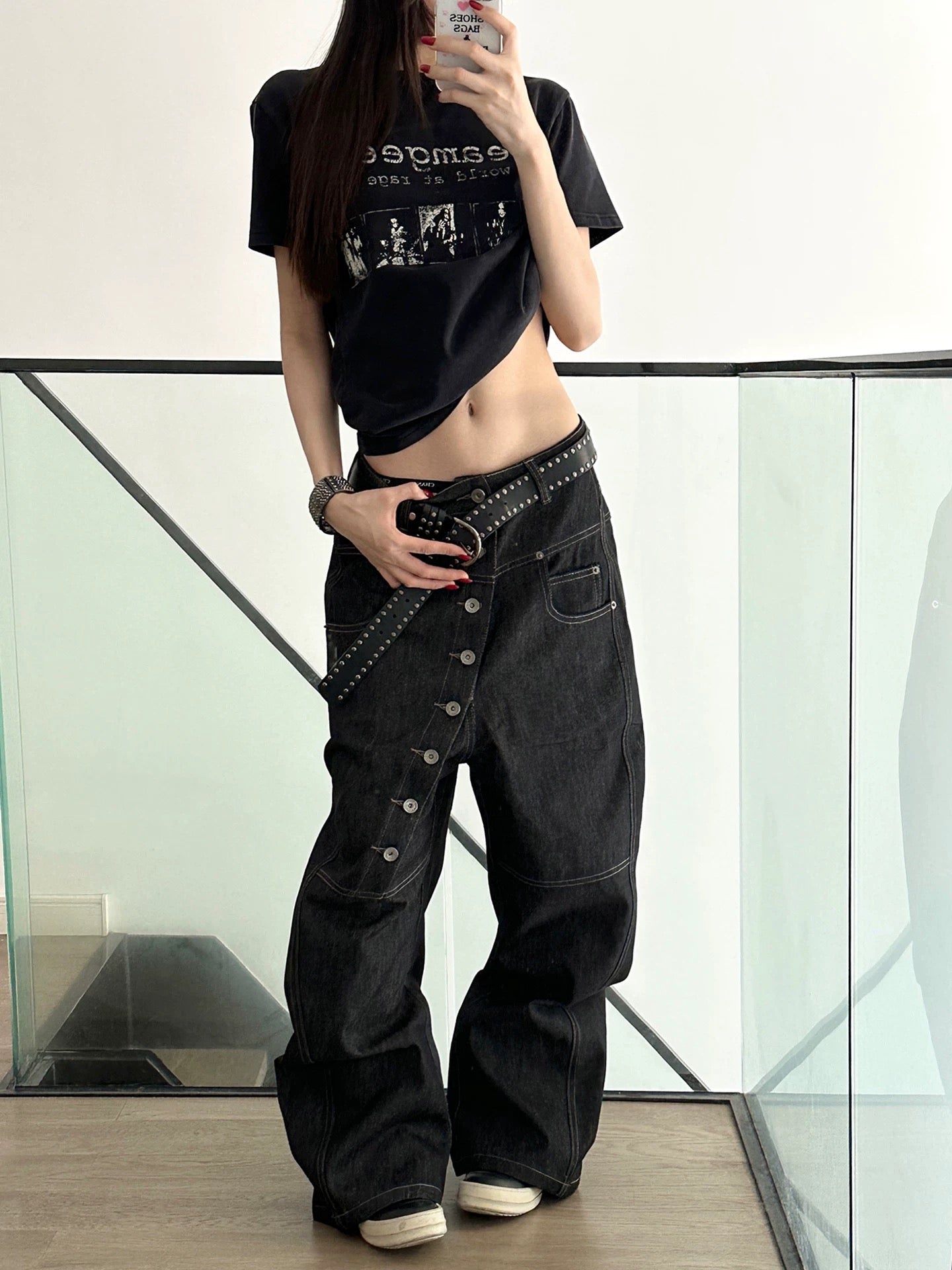 Diagonal Button Wide-Leg Jeans